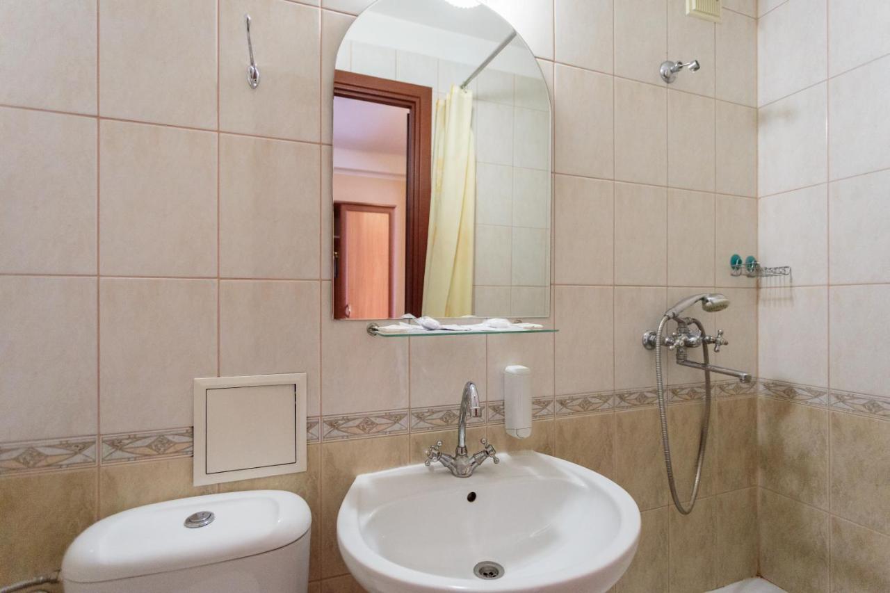 Druzhba Service Hotel Kiev Exteriör bild